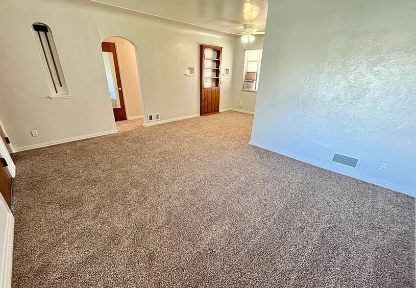 Building Photo - 1385 Otis St