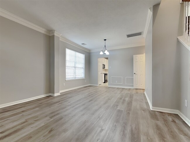 Building Photo - 9003 Cypress Square Dr