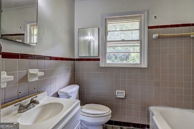 Building Photo - 3292 Arnwood Ave