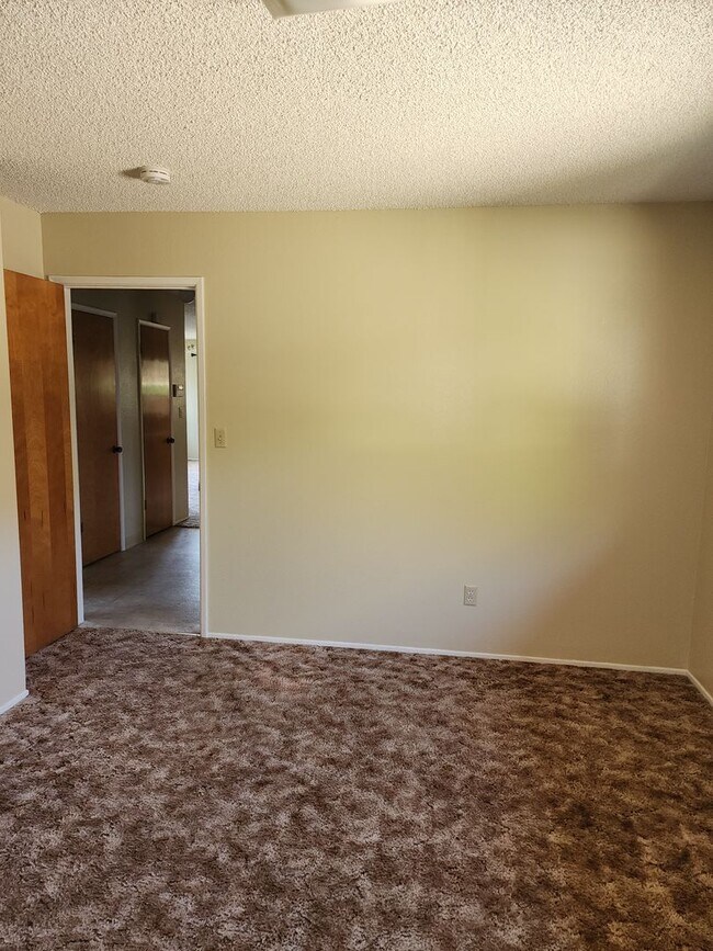 Building Photo - K1329-1331RA