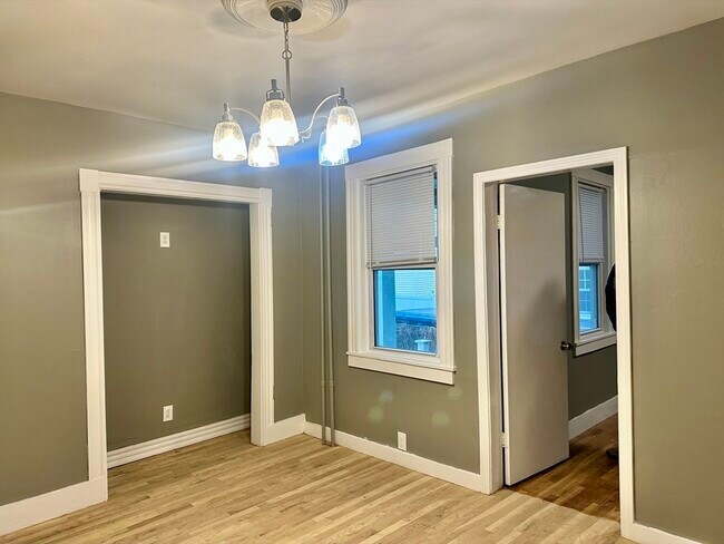 Building Photo - 8 Eastburn Pl