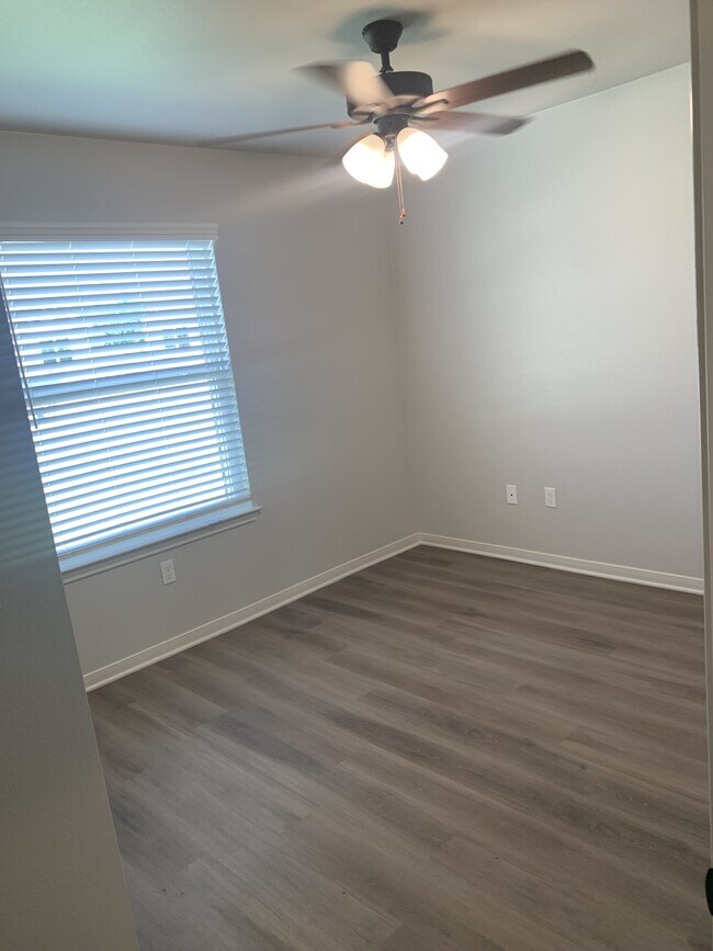 Building Photo - 4918 Bellfalls Ct