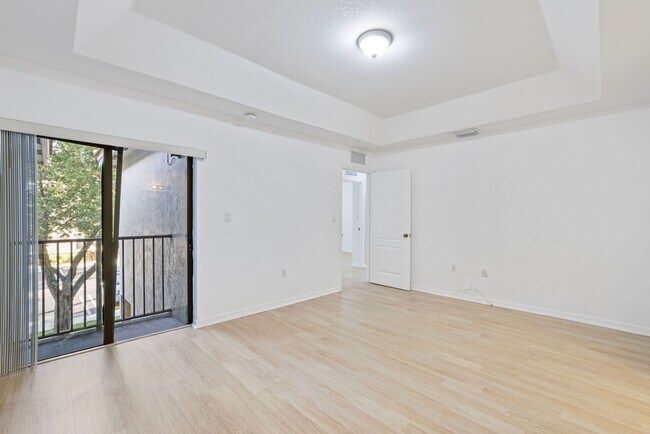 Building Photo - Cutler Bay Townhouse