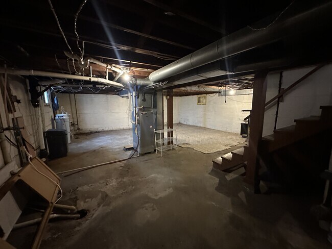 Building Photo - 940 Lindbergh Ave