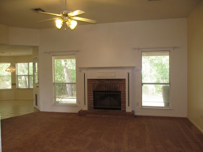 Building Photo - 3 BEDROOM, 2 BATH, BELTON ISD