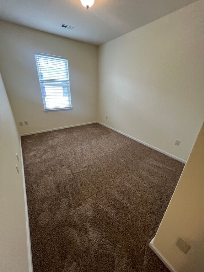 Building Photo - 908 Deep Branch Way