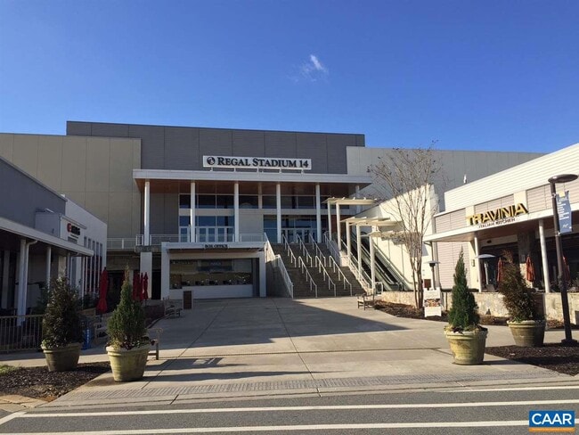 Building Photo - 2527 HYDRAULIC Rd