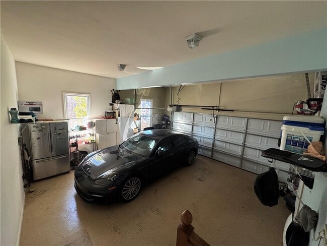 Building Photo - 525 Lake Medlock Dr