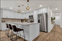 Building Photo - 2452 E Manhatton Dr
