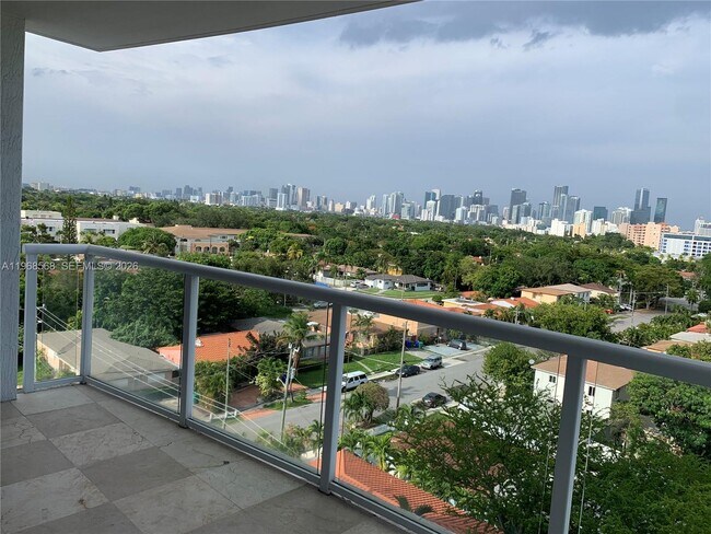 Building Photo - 1401 SW 22nd St