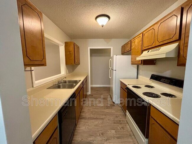 Building Photo - 406 Commons Dr