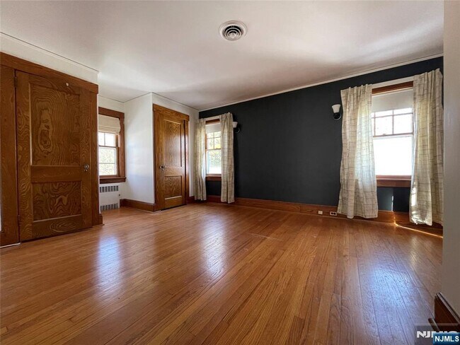 Building Photo - 506 Morningside Rd