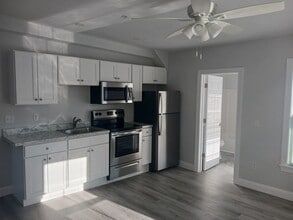 Building Photo - 11 S Park Ave