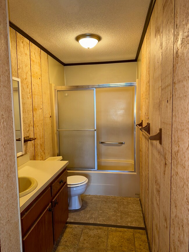 Building Photo - Oak Ridge Apartment