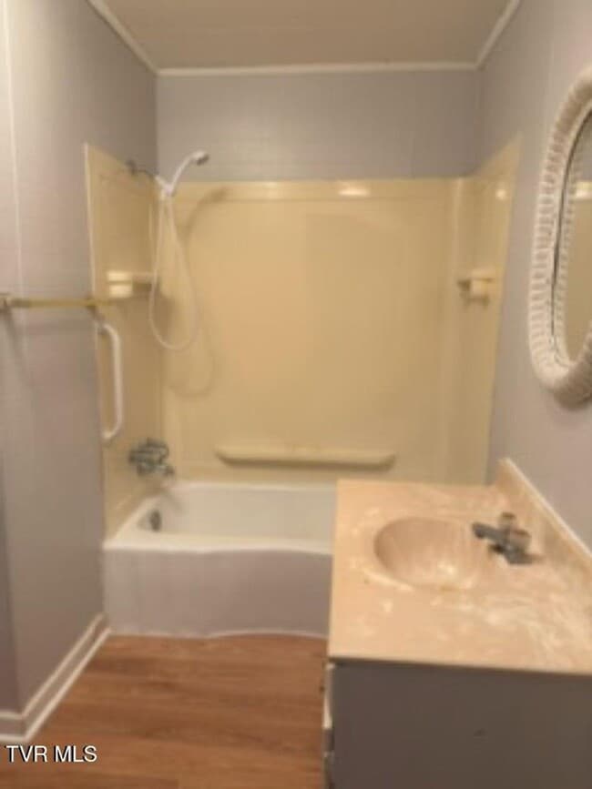 Building Photo - 2 Bedroom 2 Bath In Johnson City,TN