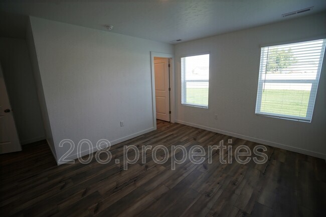 Building Photo - 798 Education St