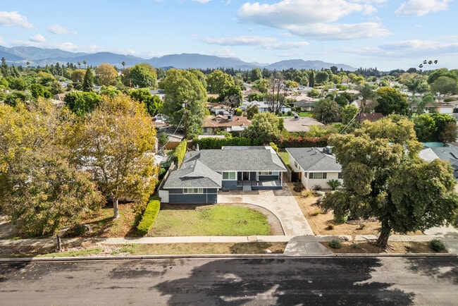 Building Photo - 10144 Gaviota Ave