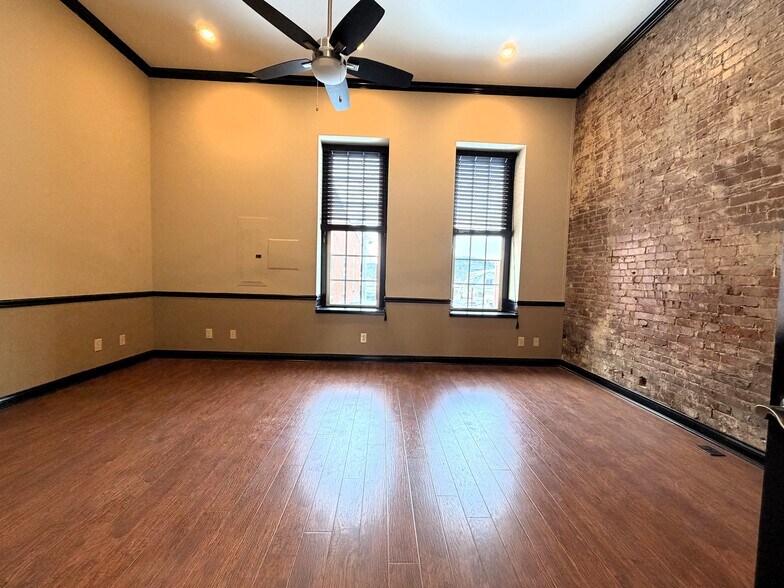 Building Photo - 209 N Capitol Ave