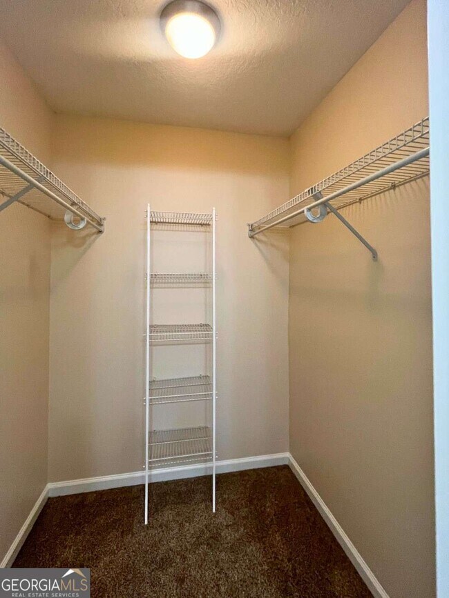 Building Photo - 303 Gary Cir