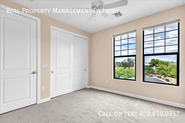Building Photo - 7297 N Scottsdale Rd