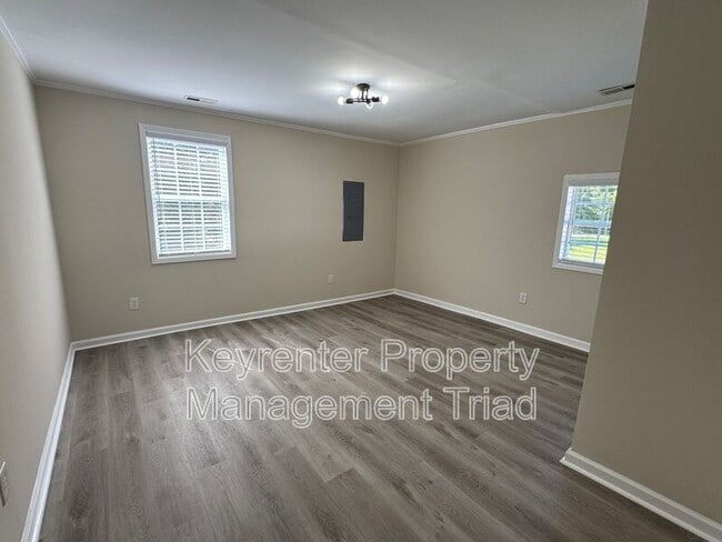 Building Photo - 1560 Old Thomasville Rd
