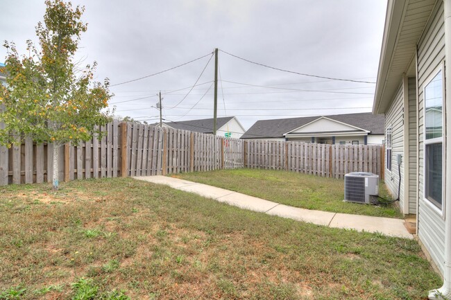 Building Photo - 3 Bedroom Ranch in Grovetown