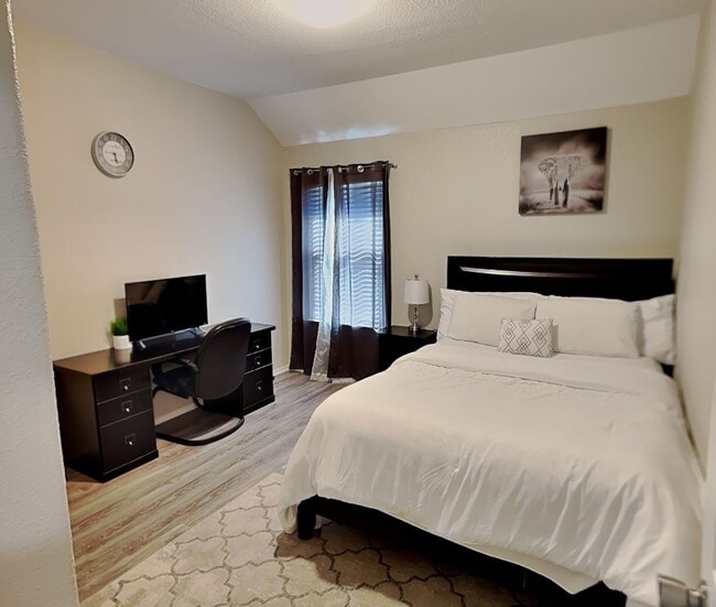 Building Photo - Charming Corner Lot Home in The Villages at Edgecliff – Crowley ISD!