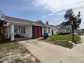 Building Photo - 1030 Jenks Ave