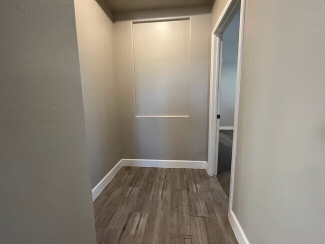 Building Photo - Cozy Cul De Sac house FOR RENT in a GREAT location