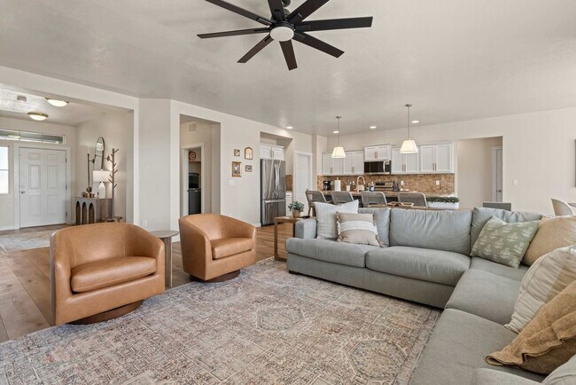 Building Photo - 3173 S Mystic Seaport Ave