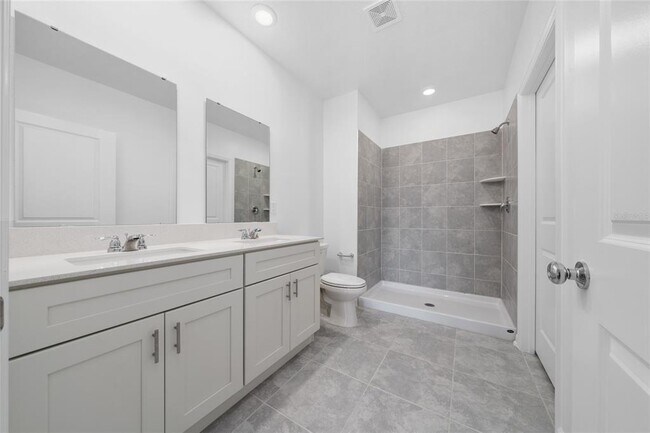 Building Photo - 2587 Skyline Lp