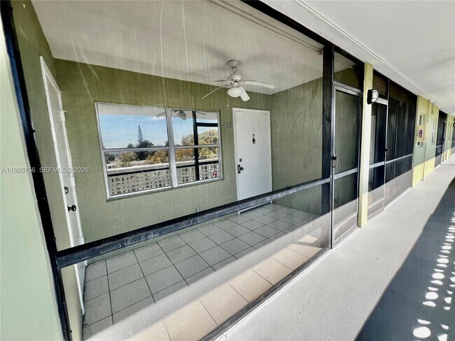 Building Photo - 1425 Arthur St