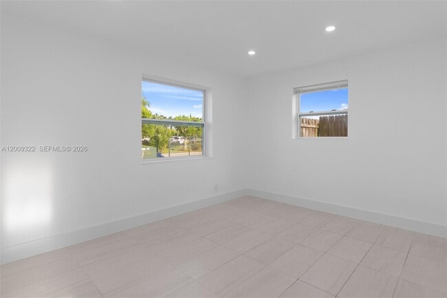 Building Photo - 1481 SW 49th Ave