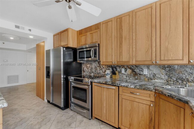 Building Photo - 1361 S Ocean Blvd