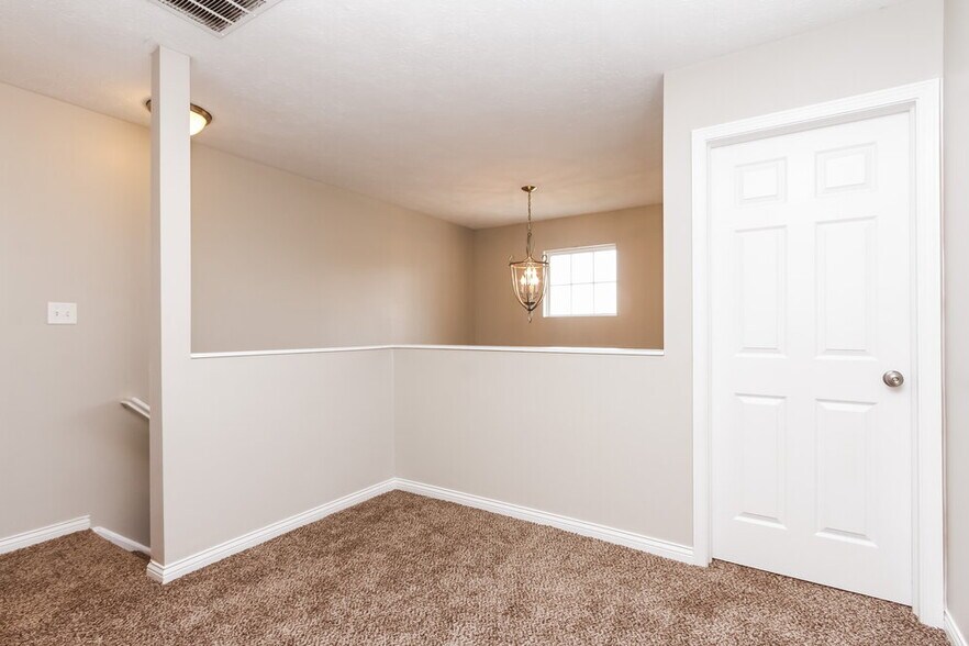 Building Photo - 8937 Hosta Way