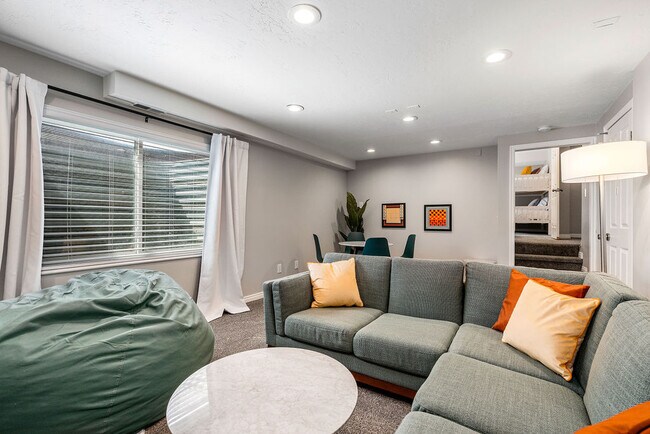 Building Photo - 1162 Cave Hollow Ln
