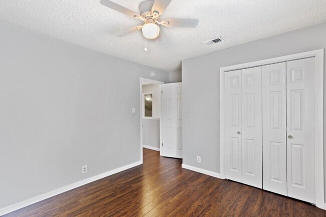 Building Photo - 302 Splitrock