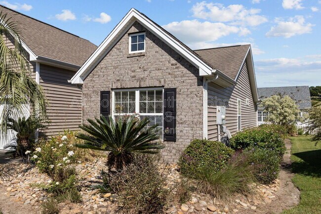 Building Photo - 359 Vesta Dr