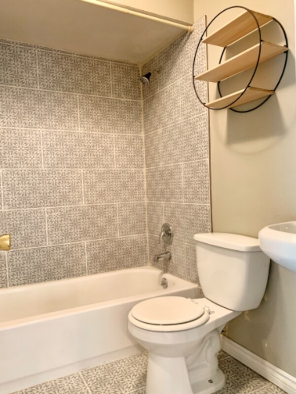 Building Photo - 186 Davos Rd