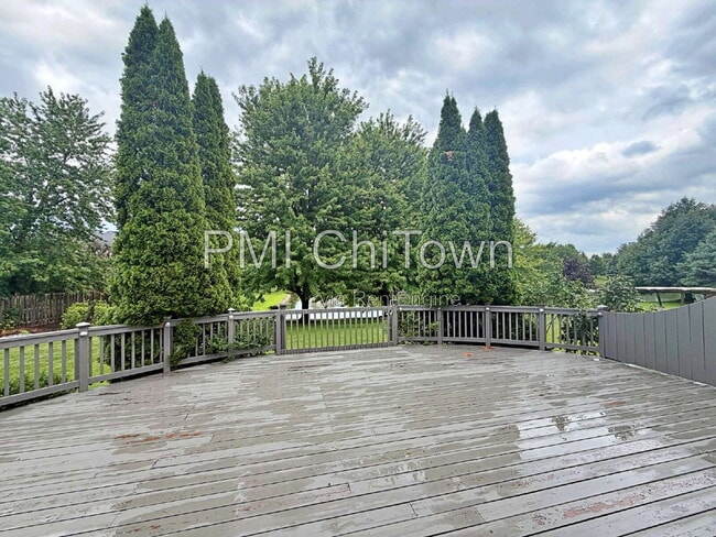 Building Photo - 2050 Rockland Dr