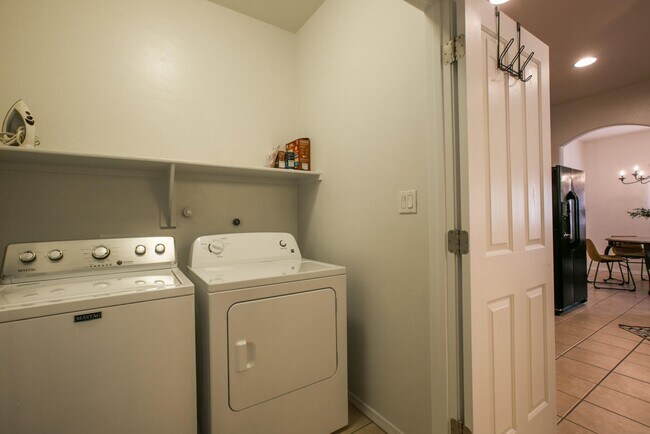 Building Photo - 3432 Del Agua Ct NE