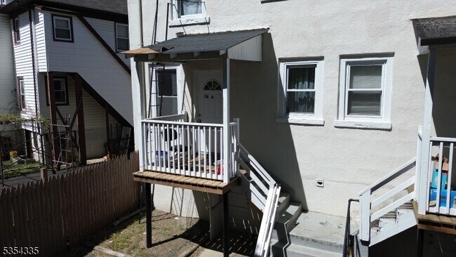 Building Photo - 78 Belmont Ave