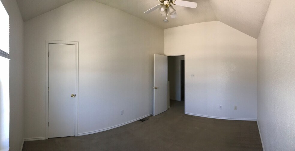 Building Photo - 4405 Abigail Dr