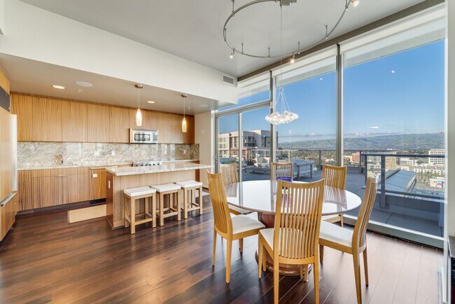 Building Photo - Gorgeous 3 Bedroom Condo with Huge Outdoor Space at Axis