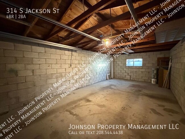 Building Photo - 314 S Jackson St