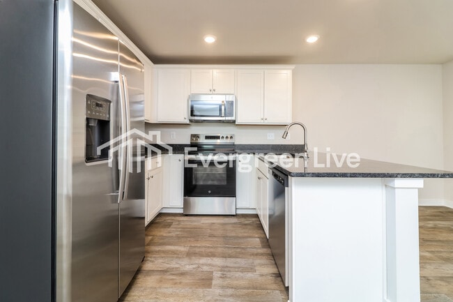 Building Photo - 4826 Station Ln