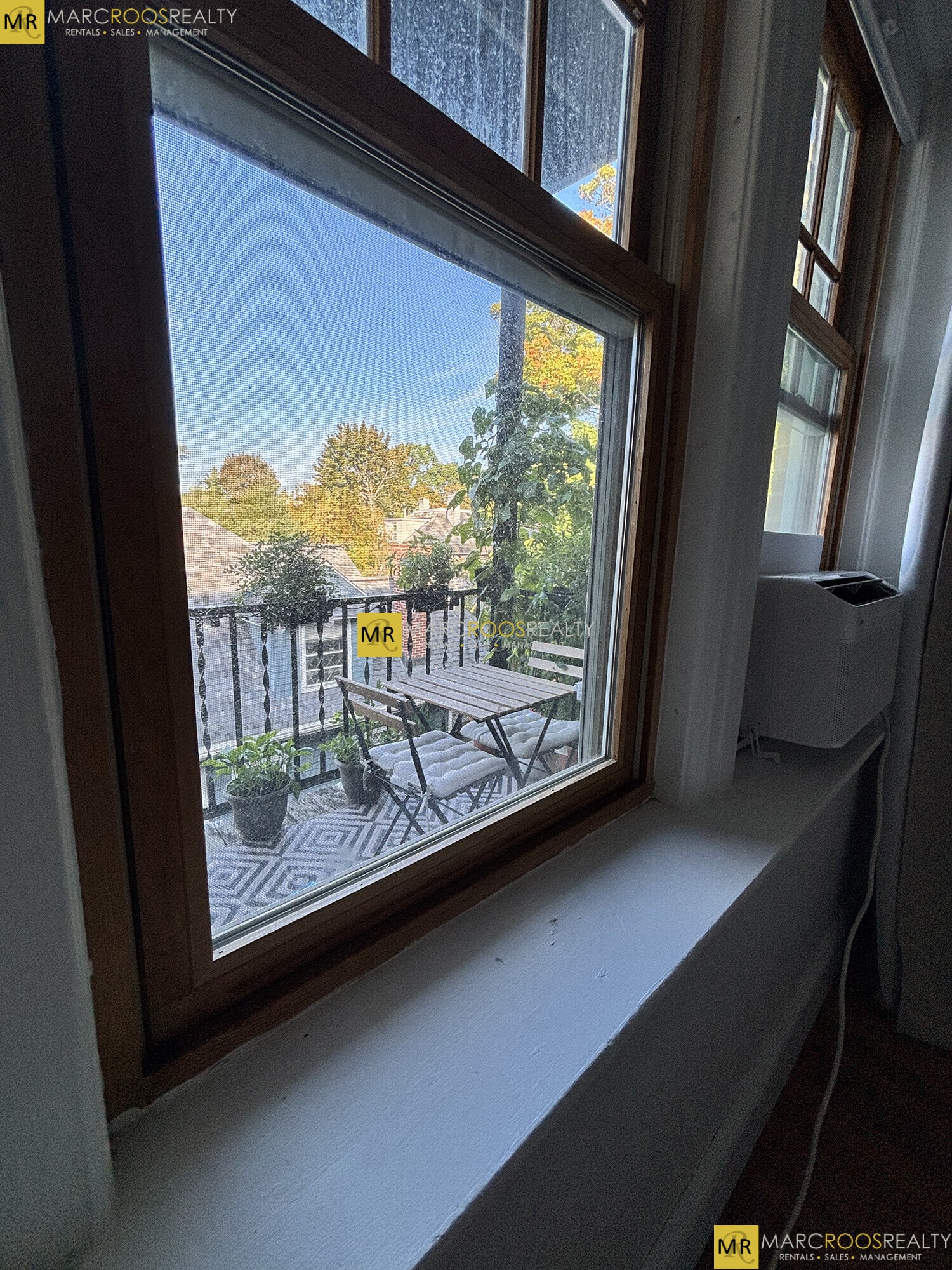 Building Photo - 52 Strathmore Rd