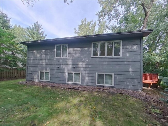 Building Photo - 54 Rosewood Dr