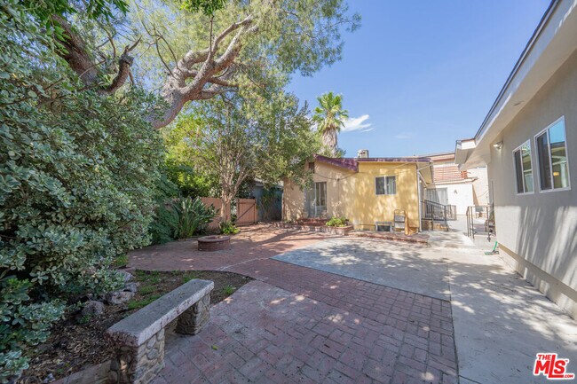 Building Photo - 6220 Etiwanda Ave