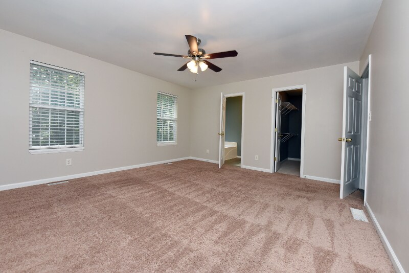 Building Photo - 54 Poplar Rd